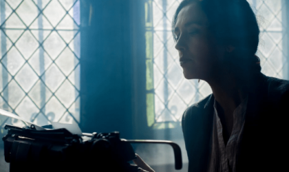 schrijvers schrijft op typmachine